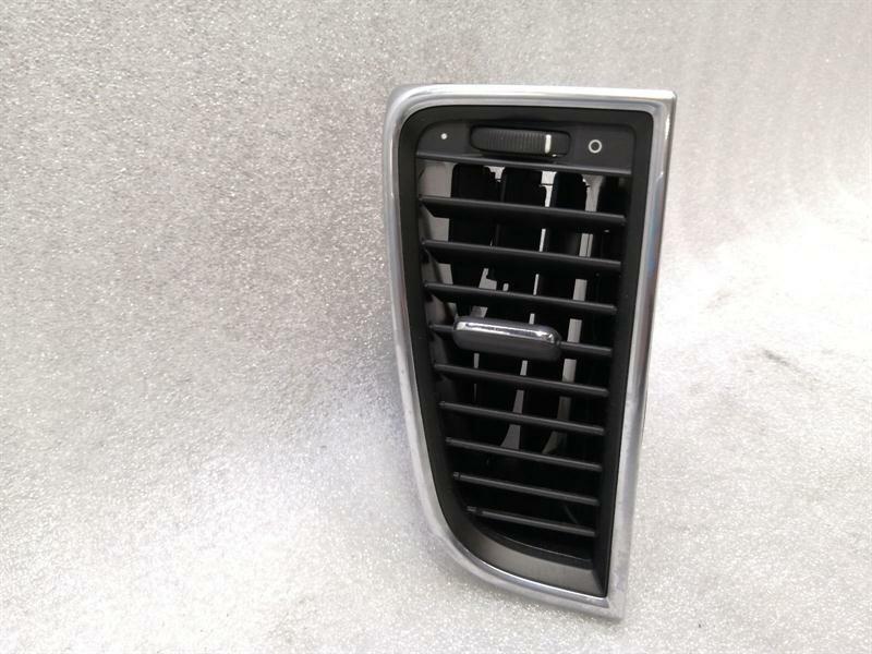 Porsche Panamera Porsche Panamera 970 left air vent 97055214104 ventilation nozzle ventilation grille Li Body type: Saloon
Fuel: Petrol