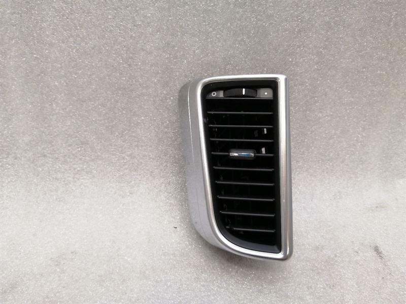 Porsche Panamera Porsche Panamera 970 B-post Air Vent 97055535101 Ventilation Nozzle Vent Grille Li Body type: Saloon
Fuel: Petrol