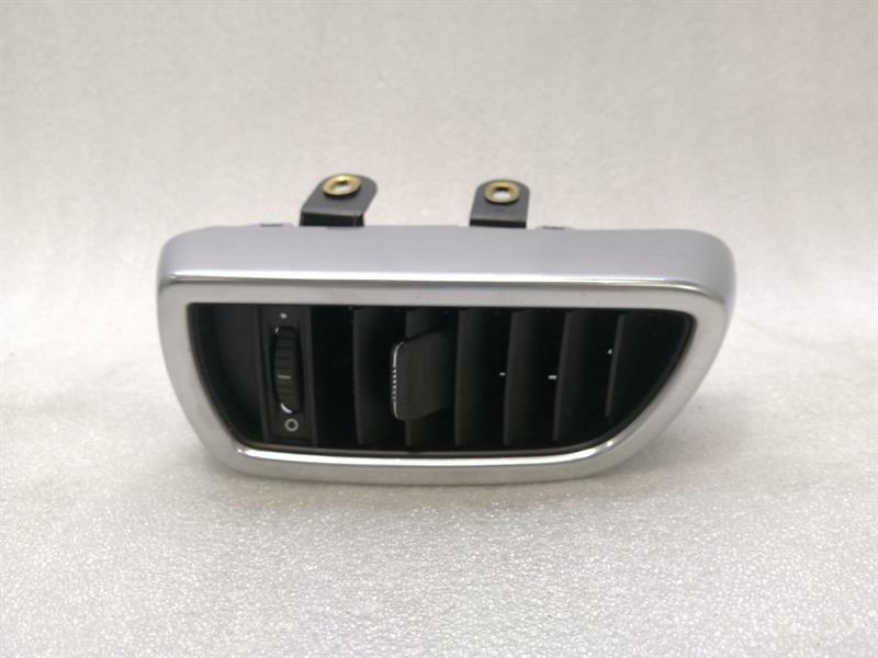 Porsche Cayenne Porsche Cayenne 958 92a Left Air Vent 7P5819703D Vent Nozzle Left Body type: SUV
Fuel: Petrol