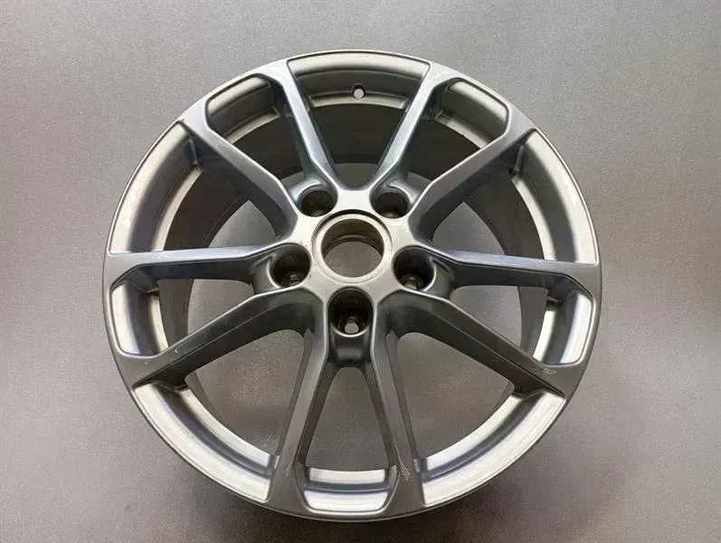 Porsche Cayenne Porsche Cayenne 958 92a Alloy Wheel 7P5601025AB Alloy Rim Body type: SUV
Fuel: Petrol