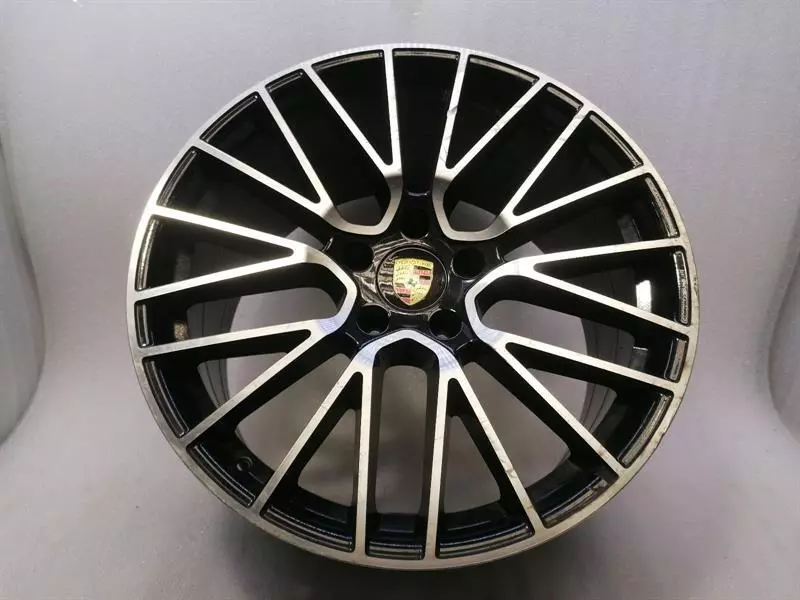 Porsche Cayenne Porsche Cayenne 958 92a Alloy Wheel 11J X21 ET 58 AFTERMARKET Alloy Rim Body type: SUV
Fuel: Petrol
