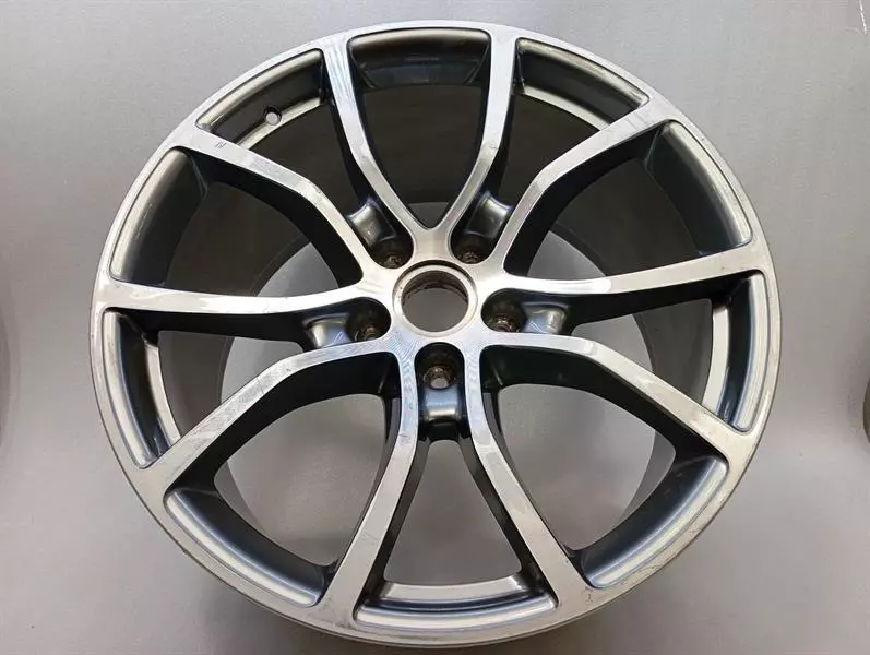 Porsche Cayenne Porsche Cayenne 9Y E3 Alloy Wheel 9Y3601025AD Alloy Wheel Exclusive Design R21 Body type: SUV
Fuel: Petrol