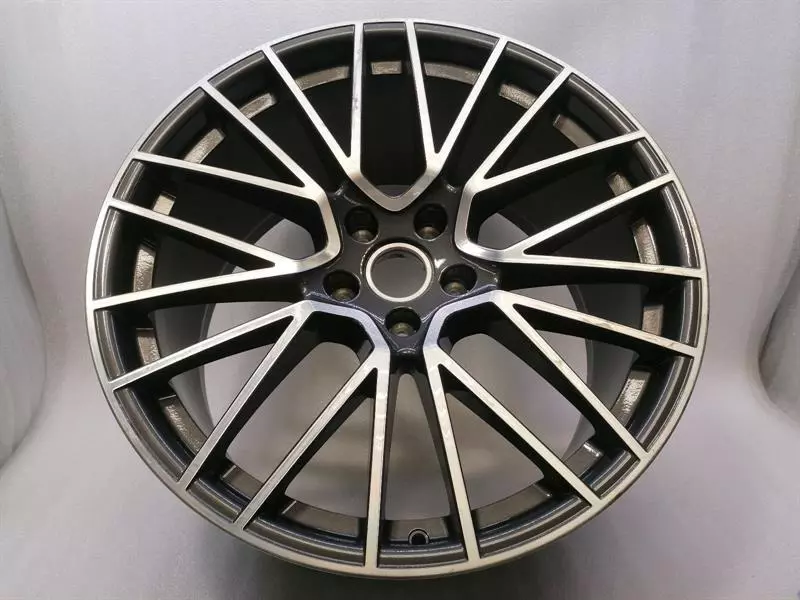 Porsche Cayenne Porsche Cayenne 9y Alloy Wheel 9Y3601025AM 22-inch RS Spyder 11.5J ET52 Alloy Rim Body type: SUV
Fuel: Petrol