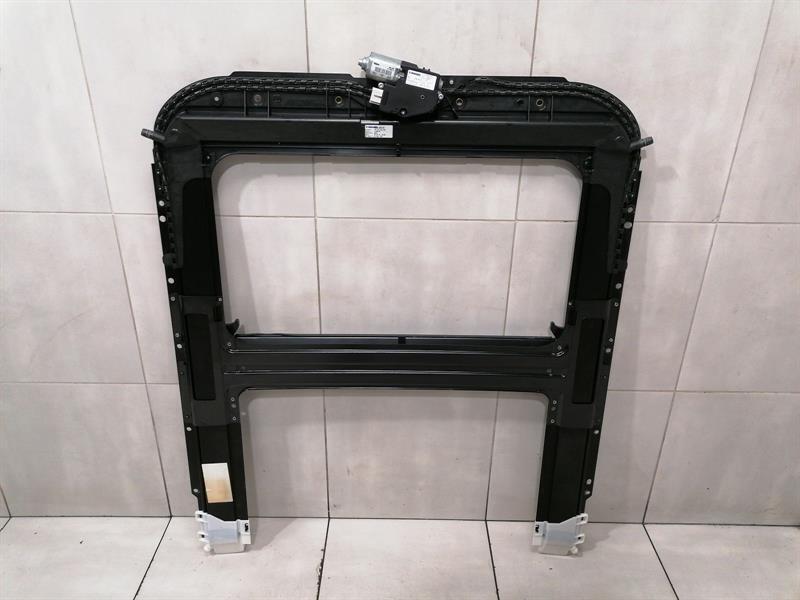 Porsche Cayenne PORSCHE CAYENNE 958 92A SUNROOF FRAME 95856404500 SUNROOF FRAME Body type: SUV
Fuel: Petrol