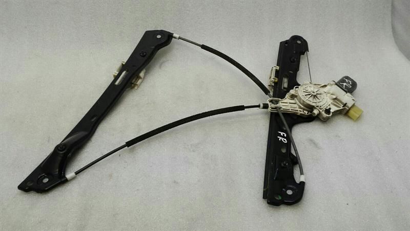 BMW 1 Series E87 Right Front Door Winder 6927028 Window Regulator Front Right