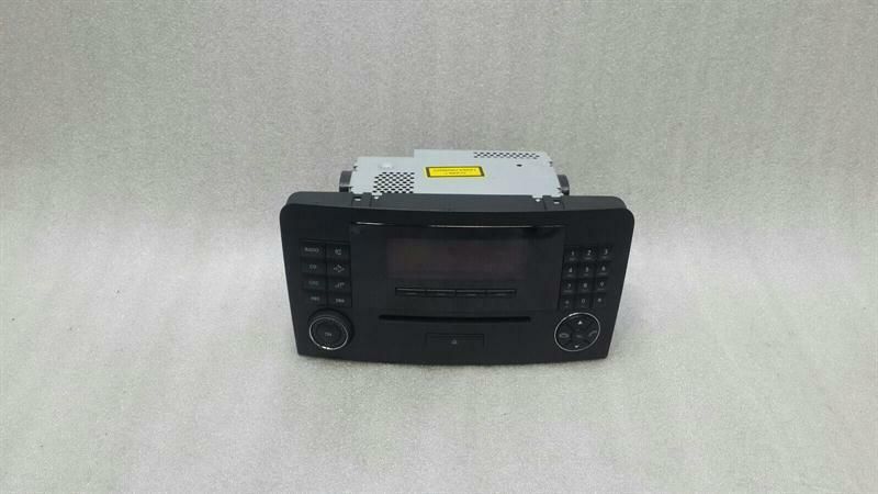 Mercedes ML W164 CD player A1648209289 audio system controller radio audio