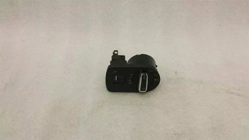 Audi S3 8P RHD headlight switch 8P2941531AT right-hand drive