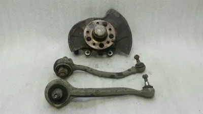 Moyeu avant gauche Mercedes SLK R171 A2043320101 boîtier de roulement de roue avant LI complet