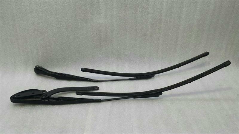 Mercedes-Benz SLK (R171) Wiper arm Mercedes SLK R171 RHD Wiper arm A1718200944 rig...