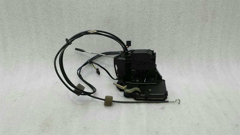 Mercedes-Benz SLK (R171) Door lock Mercedes SLK R171 RHD right door lock A17172026...