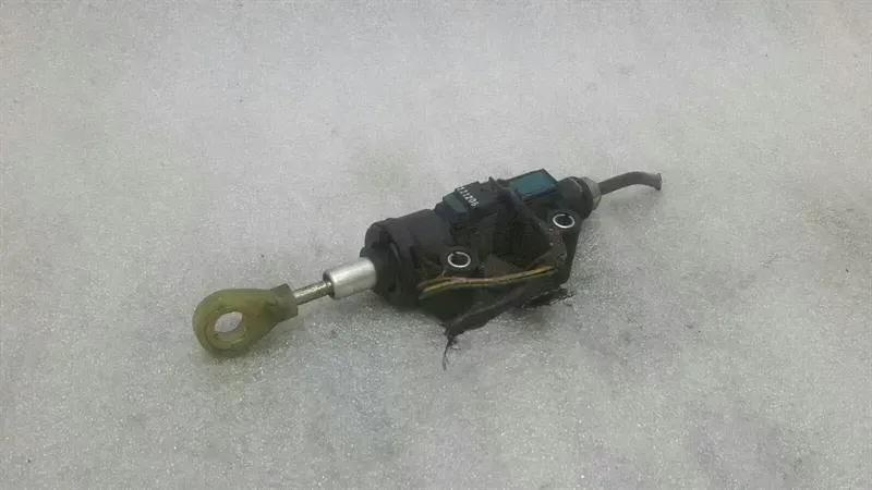 BMW Z4 (E85 / E86) BMW Z4 E85 E86 Clutch Master Cylinder 6905898 Clutch Cylinder Master Cylinder Body type: Convertible
Fuel: Petrol