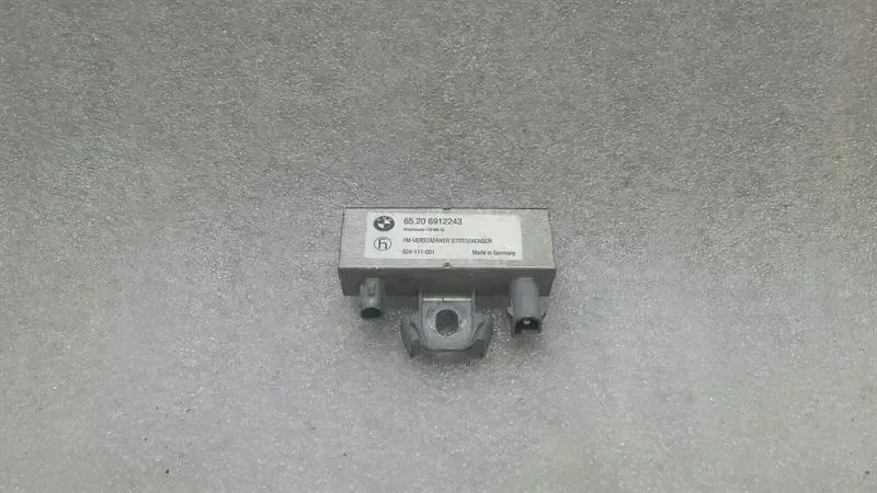 BMW Z4 (E85 / E86) BMW Z4 E85 E86 aerial / antenna 6912243 antenna Body type: Convertible
Fuel: Petrol