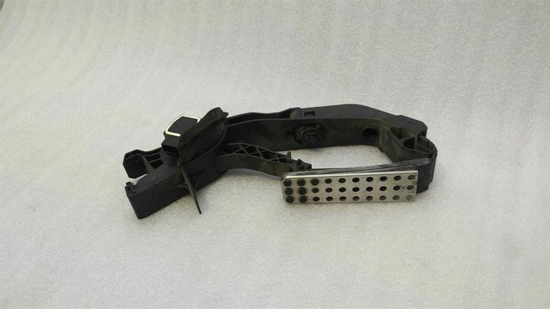 Mercedes-Benz C (W204) Gas Pedal (electrical) Mercedes E Class W211 Gas Pedal (Electrical) A1...