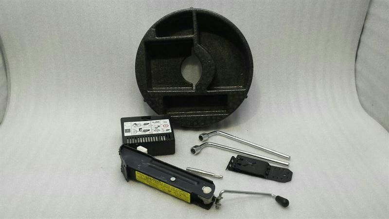 Mercedes E Class W211 SAVER KIT A0005830702 jack