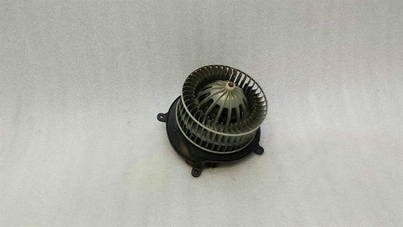 Mercedes-Benz A (W169) Mercedes E Class W211 Heater Blower A2118300908 Motor Heater Fan Body type: Saloon
Fuel: Petrol