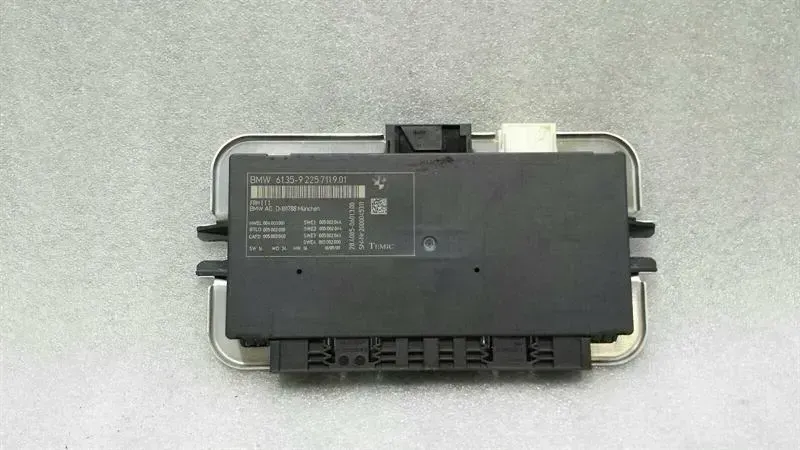 BMW 2,5CS - 3,2CSL (E9) 1968-1976 BMW 5 Series F07 GT Footwell Module 9225711 Interior Control Unit