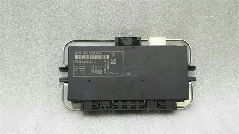 BMW 5 Series F07 GT Footwell Module 9225711 Interior Control Unit