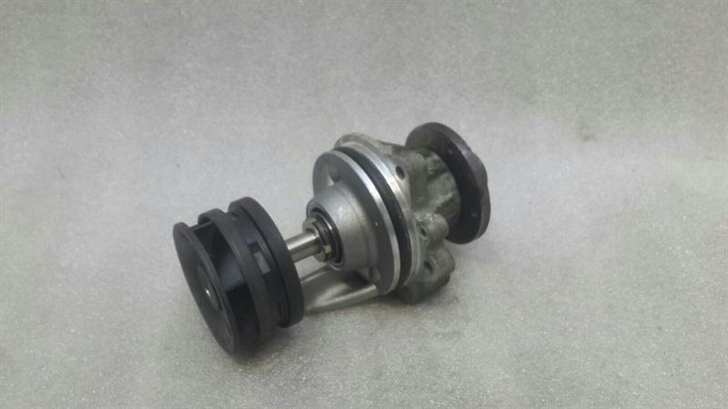 BMW 3 (E90 / E91 / E92 / E93) BMW 3 Series E92 E90 M3 Water Pump 7838201 Coolant Pump Pump