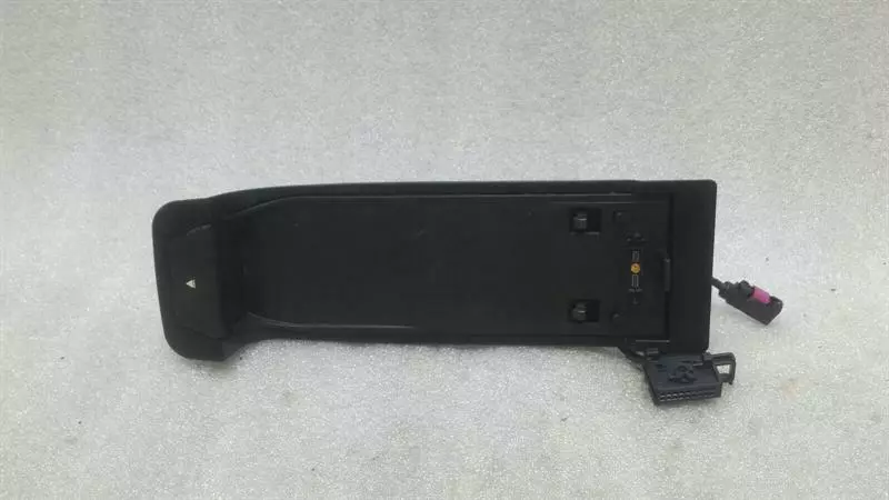BMW 3 (E90 / E91 / E92 / E93) BMW 3 Series E92 Phone Cradle 9160935 ECU Ejectbox Phone