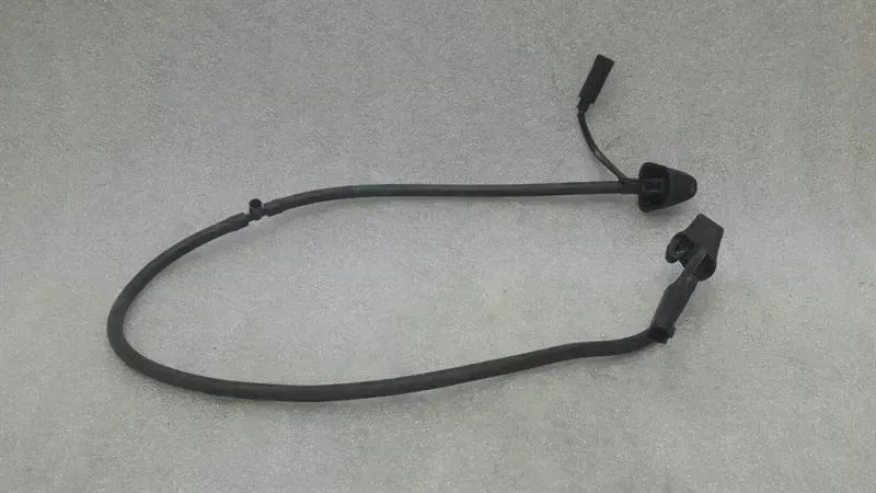 BMW 3 (E90 / E91 / E92 / E93) BMW 3 Series E92 Washer Fluid Pipes 7131299 Water Line Hose
