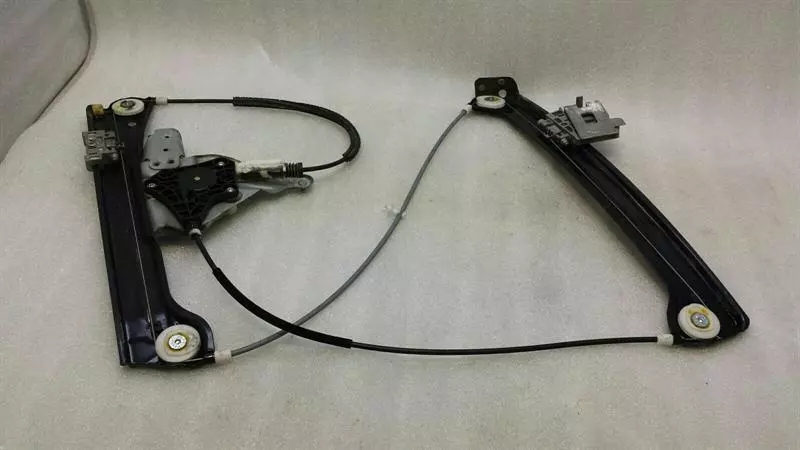 BMW 6 (E63 / E64) BMW 6 Series E63 Right Front Door Winder 7184348 Front Right Window