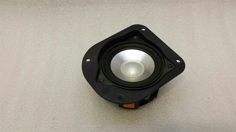 BMW 6 (E63 / E64) BMW 6 Series E63 Speakers 9142516 Loudspeakers Logic7 L7 HK Body type: Coupe
Fuel: Diesel