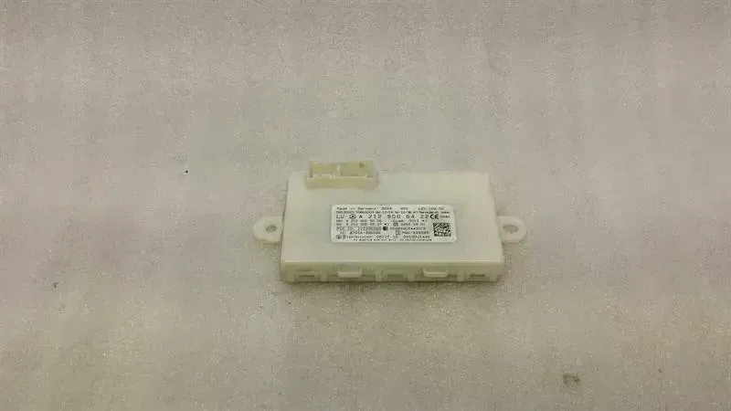 Mercedes-Benz A (W176) Mercedes E Class W212 Keyless Go Module A2129005422 Kessy Control Unit Body type: Saloon
Fuel: Petrol