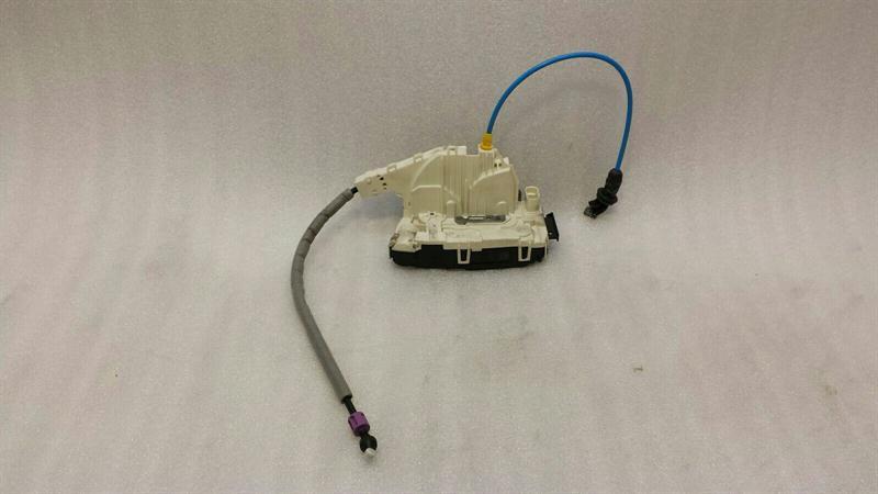 Mercedes-Benz C (W204) Door lock Mercedes E Class W212 front left door lock A099...