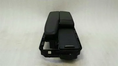 Mercedes E Klasa W212 E63 AMG podłokietnik A2126800439 podłokietnik środkowy podłokietnik RHD