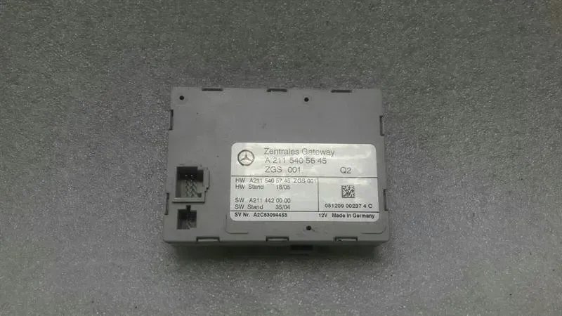 Mercedes-Benz CLS (C219) Mercedes CLS W219 electronic module A2115405645 control unit gateway Body type: Saloon
Fuel: Petrol