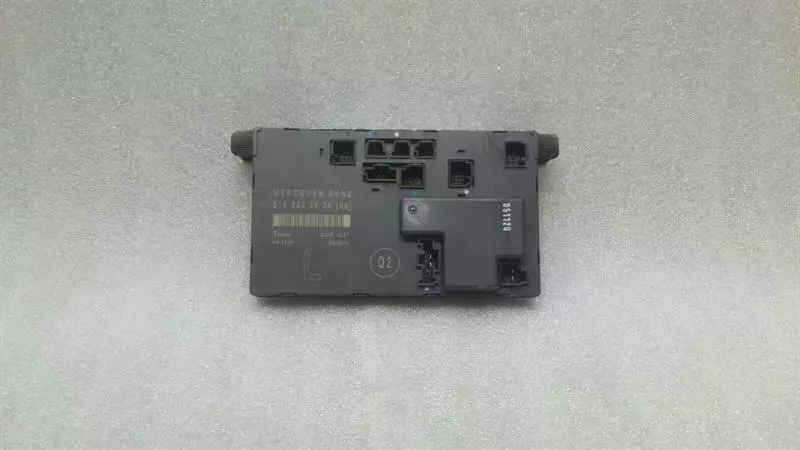 Mercedes-Benz CLS (C219) Mercedes CLS W219 Left Door Module A2198200626 Door Control Unit Front Left Body type: Saloon
Fuel: Petrol