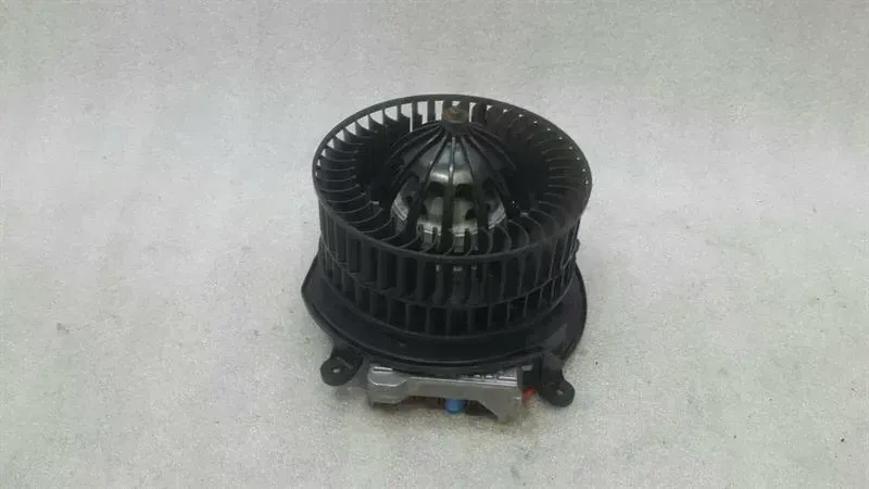 Mercedes-Benz CLS (C219) Mercedes CLS W219 RHD Heater Blower A2118301008 Right Hand Drive Resistor Body type: Saloon
Fuel: Petrol