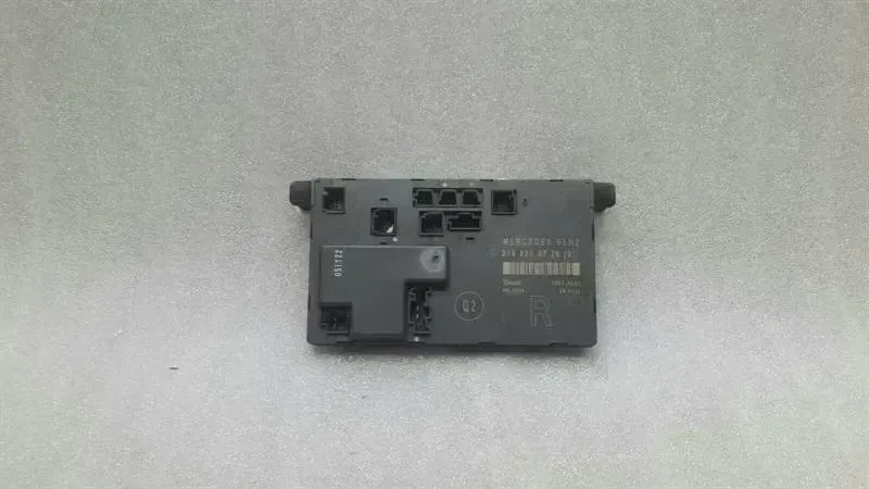 Mercedes-Benz CLS (C219) Mercedes CLS W219 Front Right Door Module A2198200726 Control Unit Front Right Body type: Saloon
Fuel: Petrol