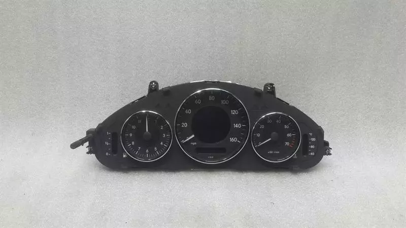 Mercedes-Benz CLS (C219) Mercedes CLS W219 Speedometer A2195404511 Instrument Cluster MPH M272 V6 CLS350 Body type: Saloon
Fuel: Petrol