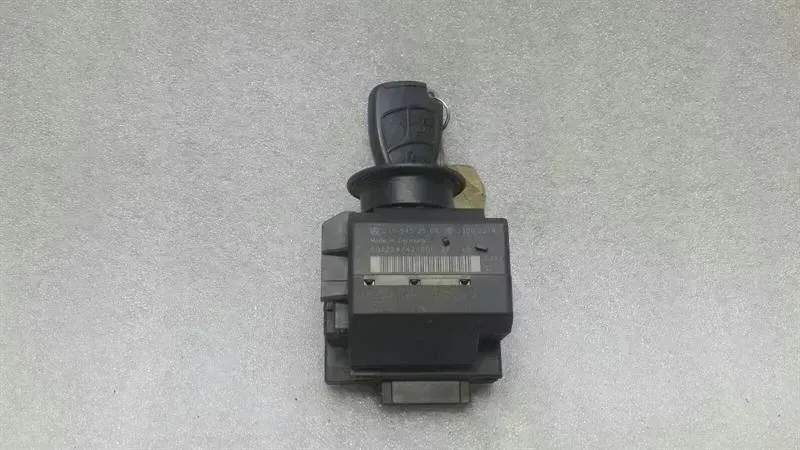Mercedes-Benz CLS (C219) Mercedes CLS W219 Ignition Lock Switch A2115452508 EZS Control Unit KEY Key Body type: Saloon
Fuel: Petrol