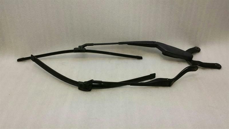 Mercedes CLS W219 RHD Wiper Arm A2118201444 Right Handlebar Set