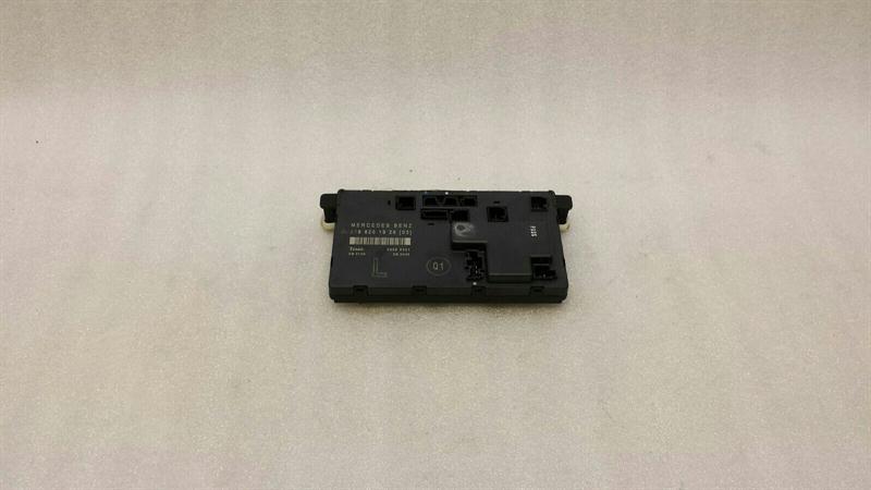 Mercedes-Benz CLS (C219) Mercedes CLS W219 front left door module A2198201926 door control unit front Li Body type: Saloon
Fuel: Diesel