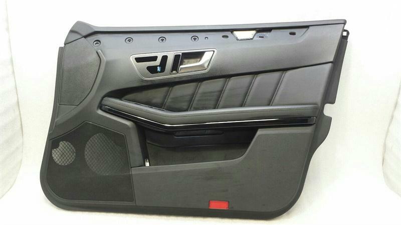 Mercedes-Benz A (W176) Mercedes E Class W212 RHD FRH door card A2127201062 right handlebar full leather Body type: Saloon
Fuel: Petrol