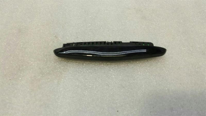 Mercedes-Benz A (W176) Mercedes E Class W212 Rear PDC Screen A0015424723 PTS Screen Rear Body type: Saloon
Fuel: Petrol