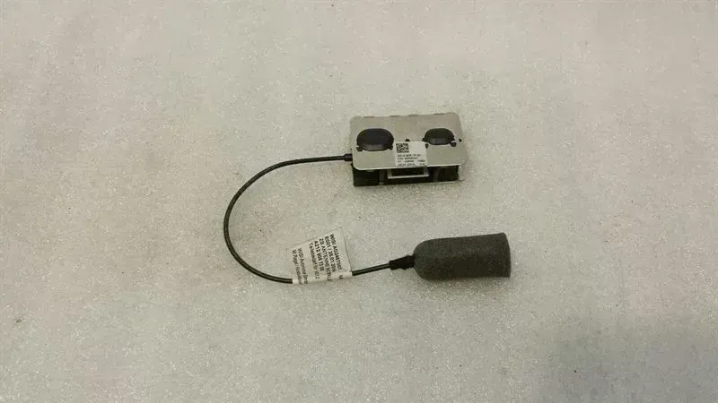 Mercedes-Benz A (W176) Mercedes E Class W212 Aerial / Antenna A2129057305 Antenna Body type: Saloon
Fuel: Petrol