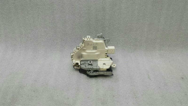 Audi A4 (B8) Door lock