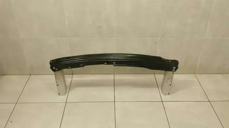 Audi A4 (B8) galinio buferio kaištis