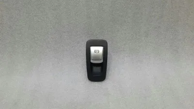 Mercedes C Class W205 Выключатель стояночного тормоза A2059056603 Выключатель стояночного тормоза PBM.