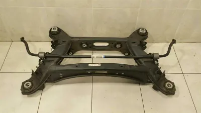 Mercedes C43 AMG C205 W205 apakšrāmis aizmugurējā A2053500514 ass rāmis aizmugurējā ass