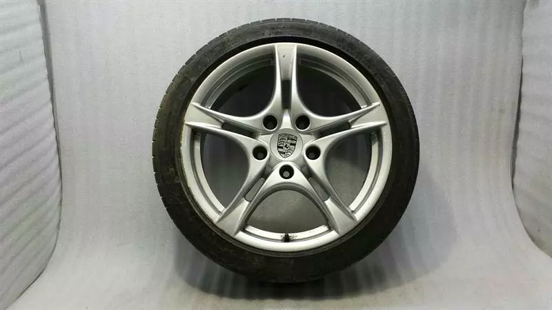 Porsche Boxster (987) Porsche Boxster 987 Front Alloy Wheel 98736213701 Alloy Wheel Front 8Jx18 ET57 Body type: Convertible
Fuel: Petrol