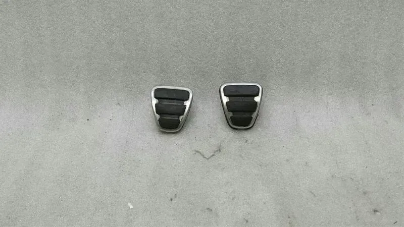 Porsche Boxster (987) Porsche Boxster 987 Facelift Pedal Covers Set 99742321001 Pedal Trim Set Body type: Convertible
Fuel: Petrol