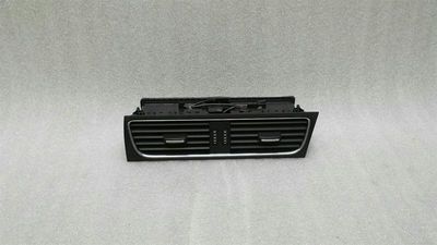 Audi S5 8T RHD ventilācijas atvere 8T2820951A ventilācijas sprausla labajā stūrī