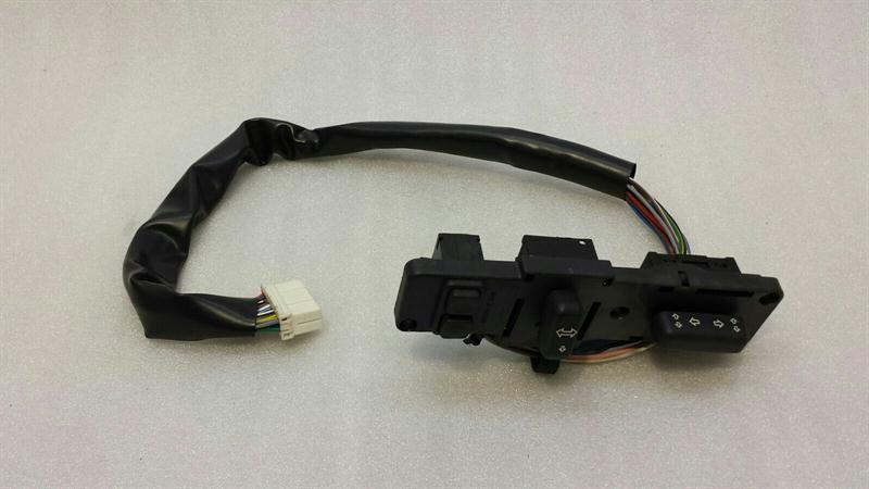 Land Rover Range Rover RANGE ROVER P38 RHD Left Seat Switch BTR9023 Right Handlebar Autobiography Body type: SUV
Fuel: Petrol