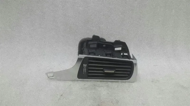 Audi A6 (C7) Audi A6 4G A7 RHD Right Air Vent 4G2820902E Right Hand Drive Body type: Saloon
Fuel: Diesel