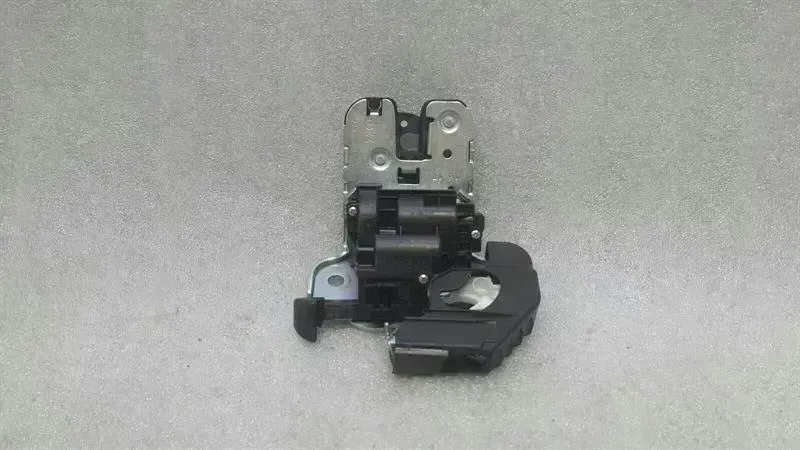 Audi A6 (C7) Audi A6 4G boat lid lock 4H0827505A tailgate lock Body type: Saloon
Fuel: Diesel